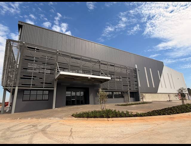 12,619M² WAREHOUSE TO LET IN WITFONTEIN
